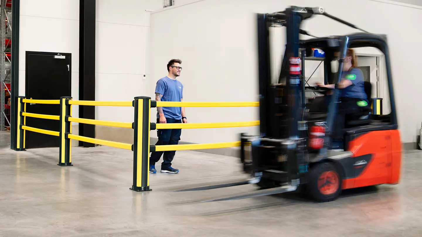 歩行者分離ガード