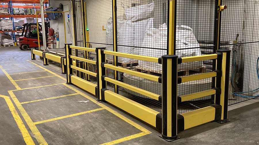 Axelent インパクトレール付き歩行者ガード