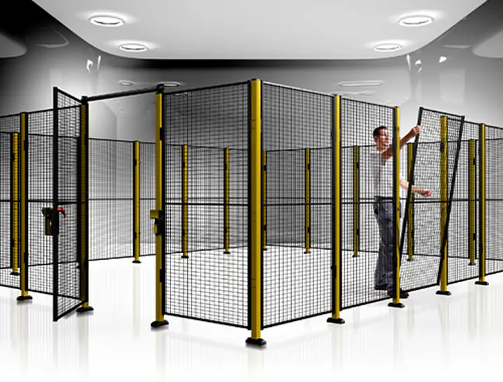 Under which conditions may panels be removed from safety fences? Under which conditions may panels be removed from safety fences?