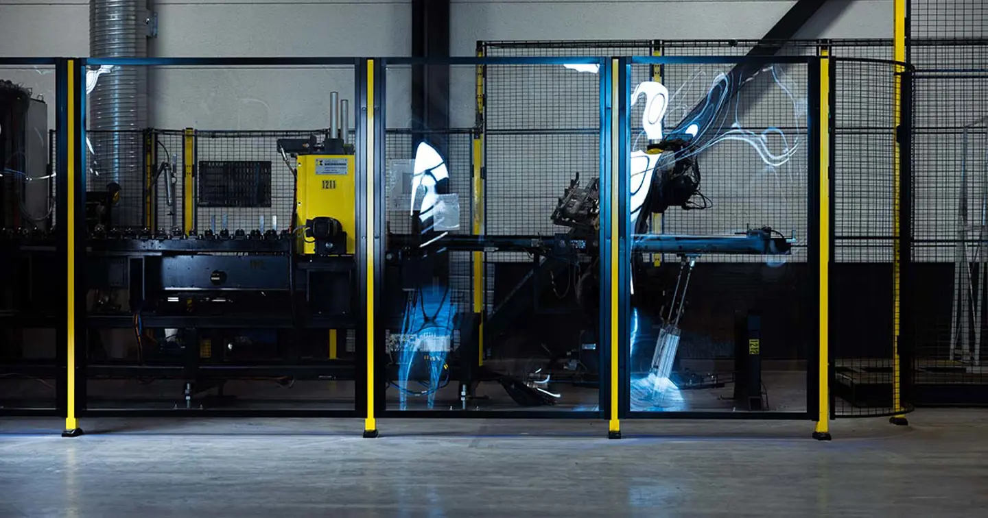 防護柵を含む適切な安全対策を選択するには、徹底的なリスク評価が必要である。