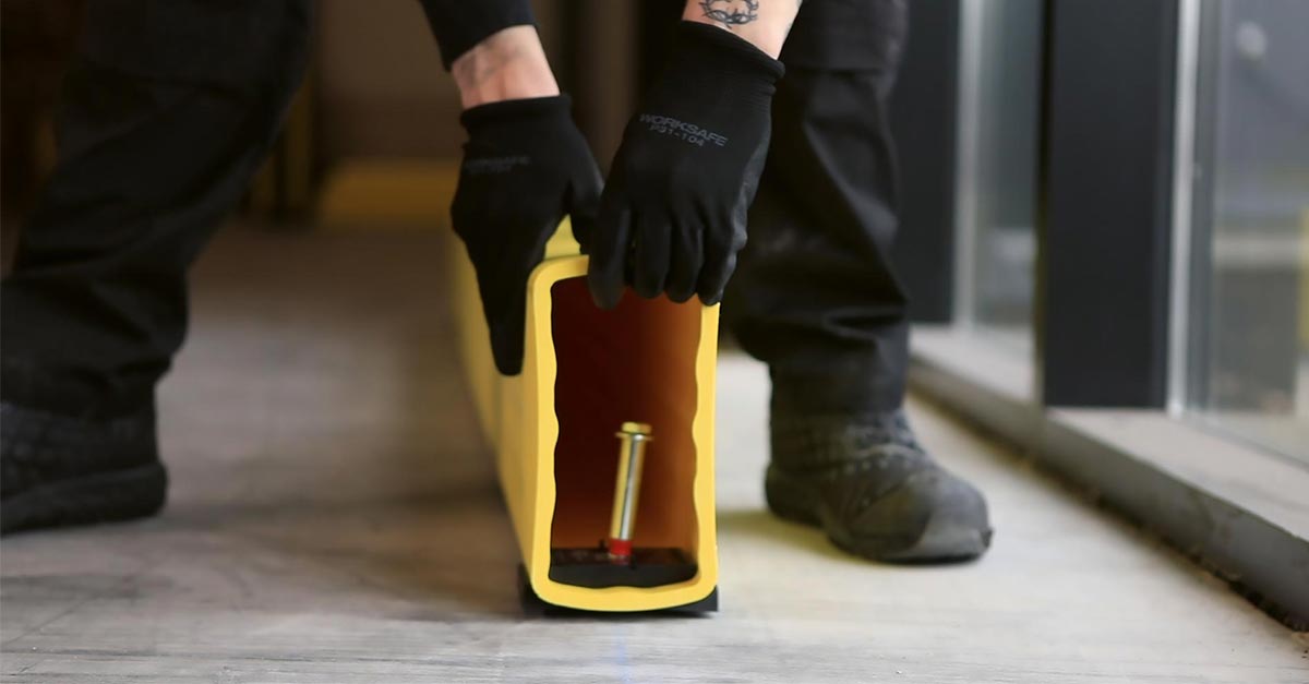 フロアバリア付き歩行者ガード 